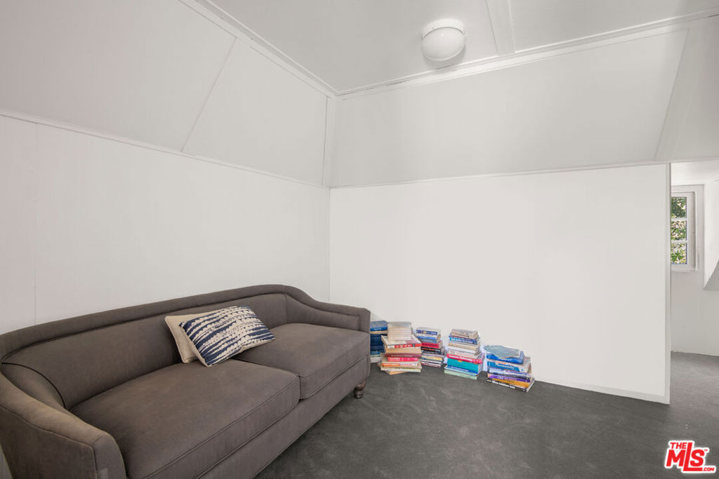 4803 Cromwell Avenue