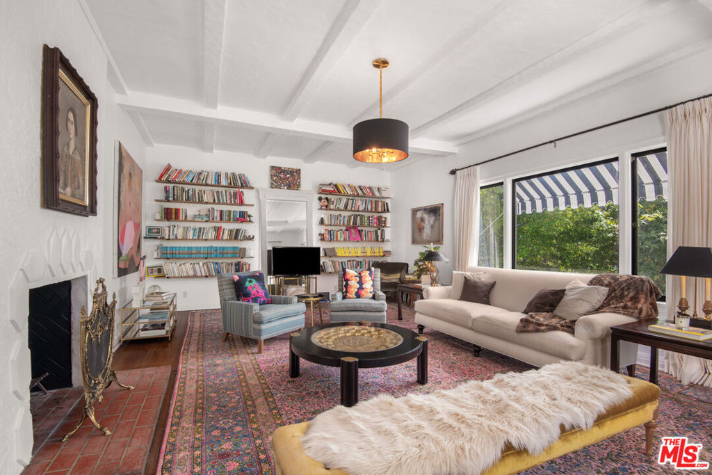 4803 Cromwell Avenue