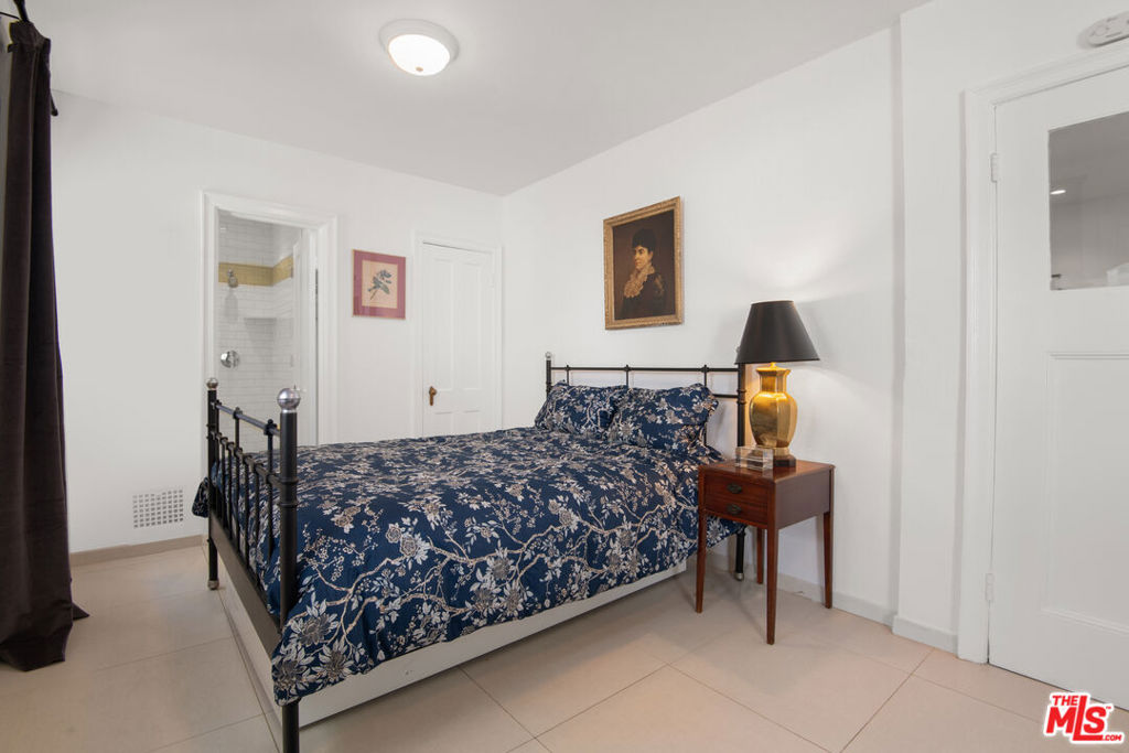 4803 Cromwell Avenue