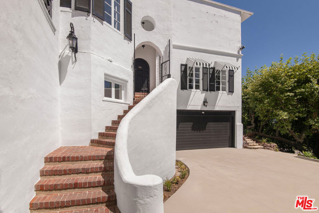 4803 Cromwell Avenue