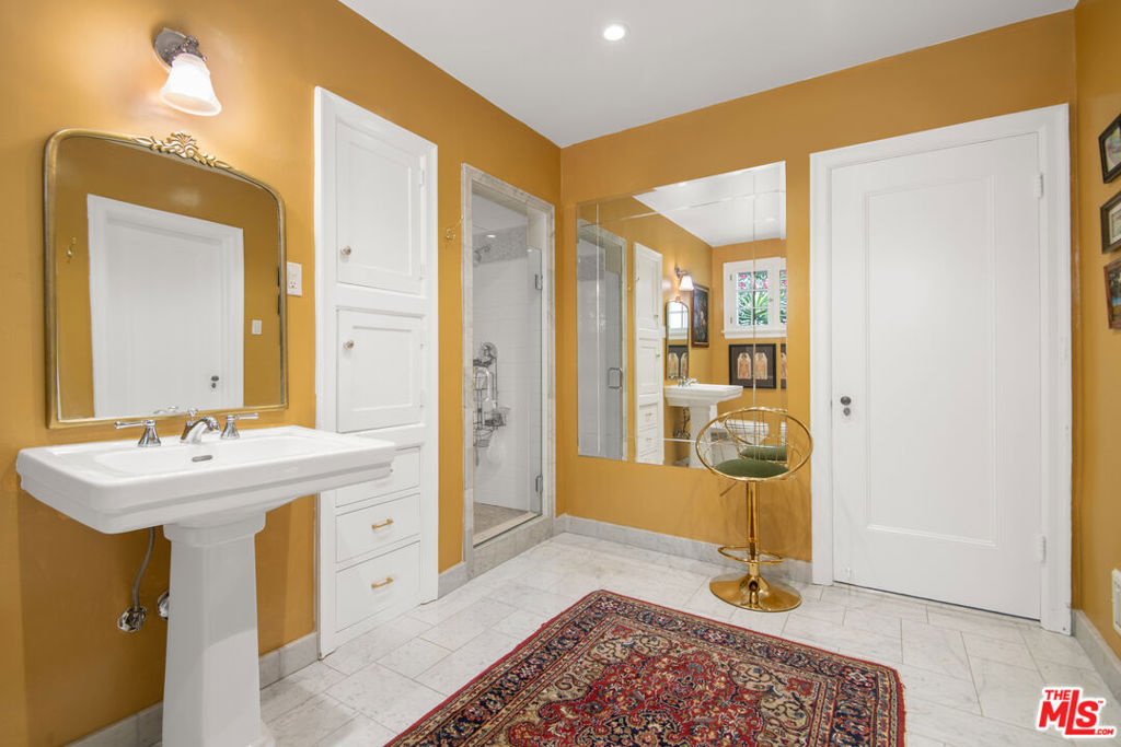 4803 Cromwell Avenue