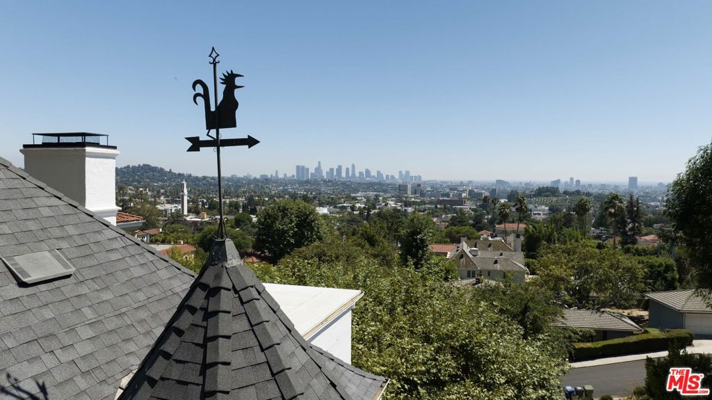 4803 Cromwell Avenue