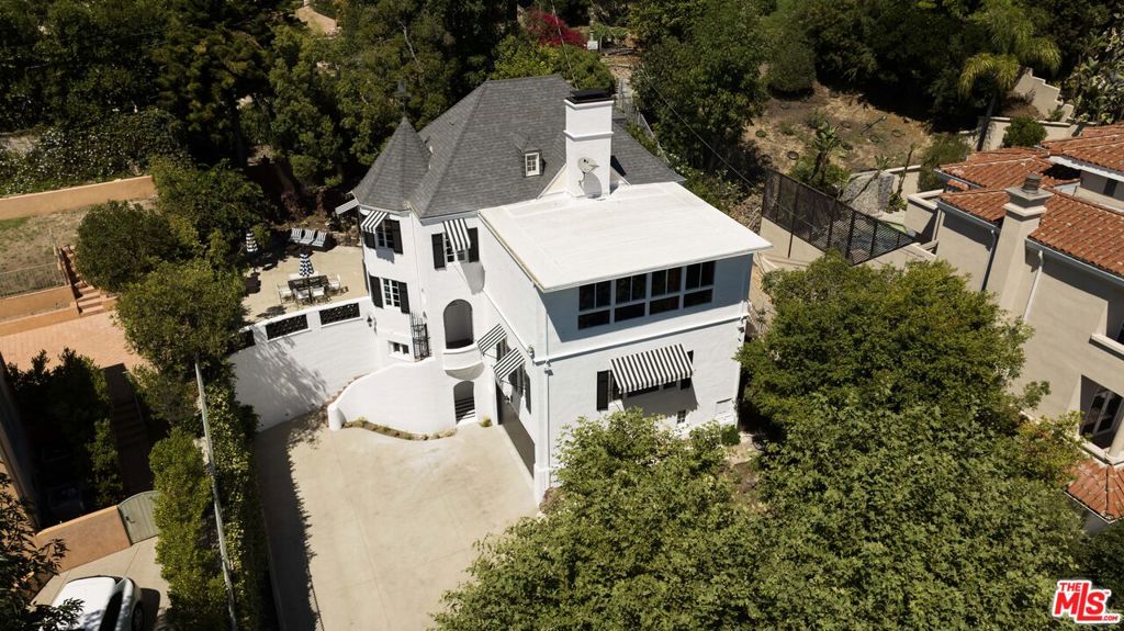 4803 Cromwell Avenue