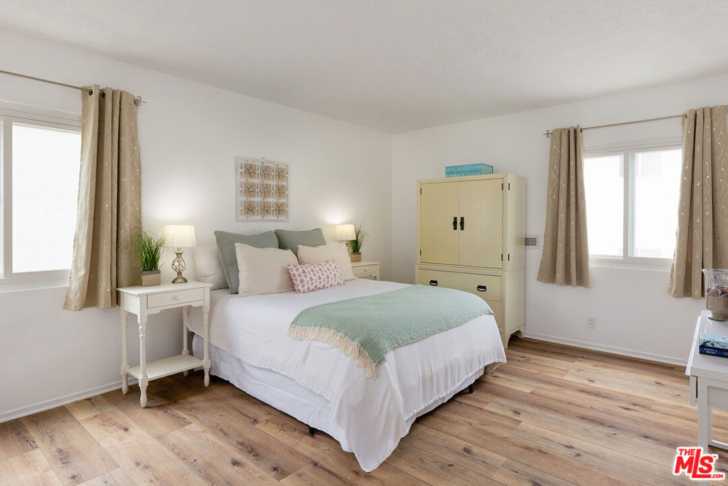 8155 Manitoba Street 13