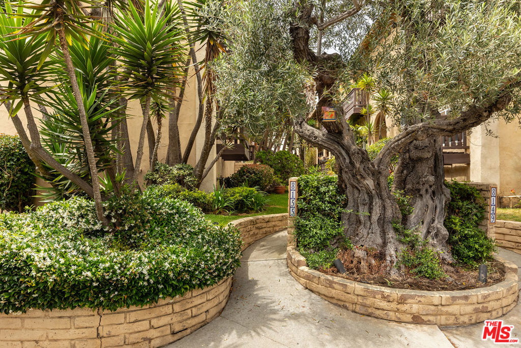 8155 Manitoba Street 13