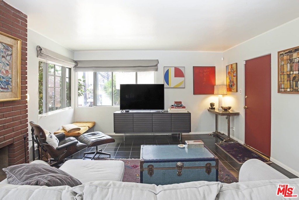 4615 Finley Avenue 1