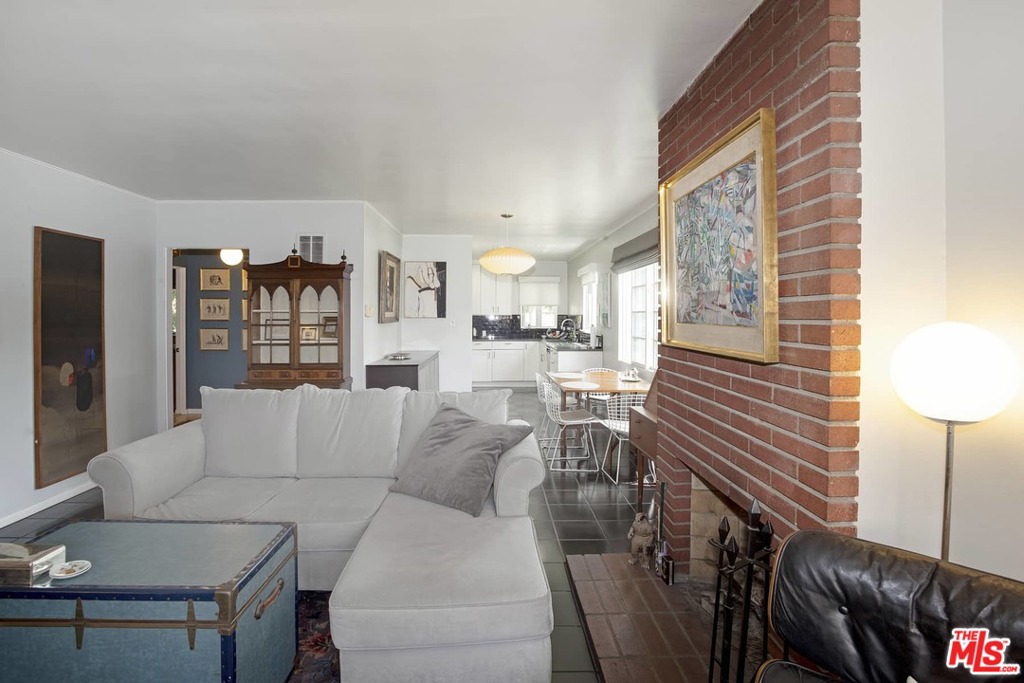 4615 Finley Avenue 1