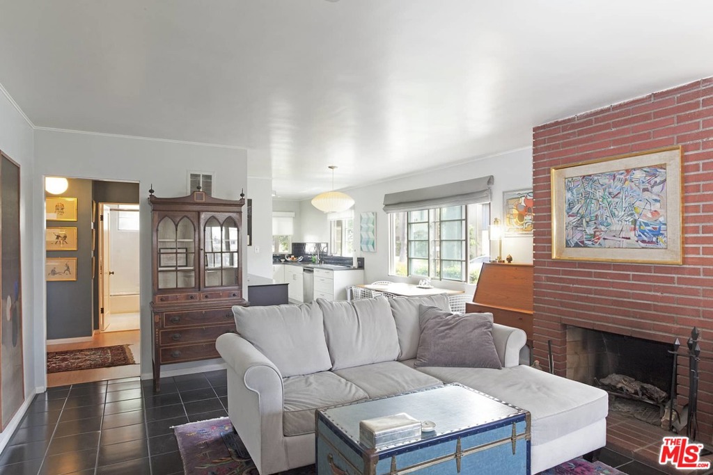 4615 Finley Avenue 1