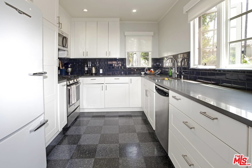 4615 Finley Avenue 1