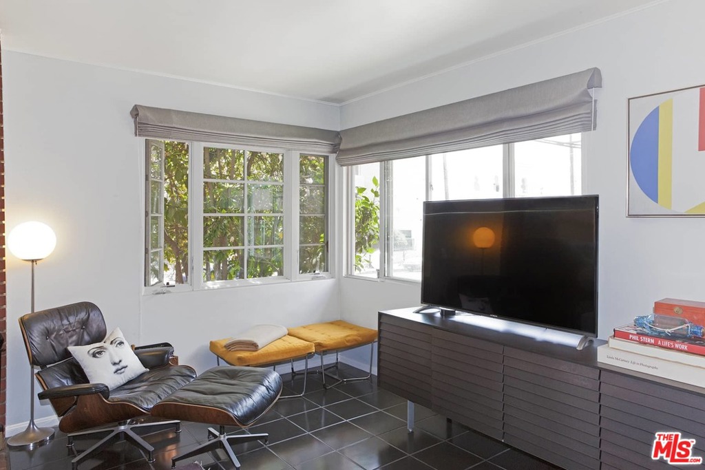 4615 Finley Avenue 1