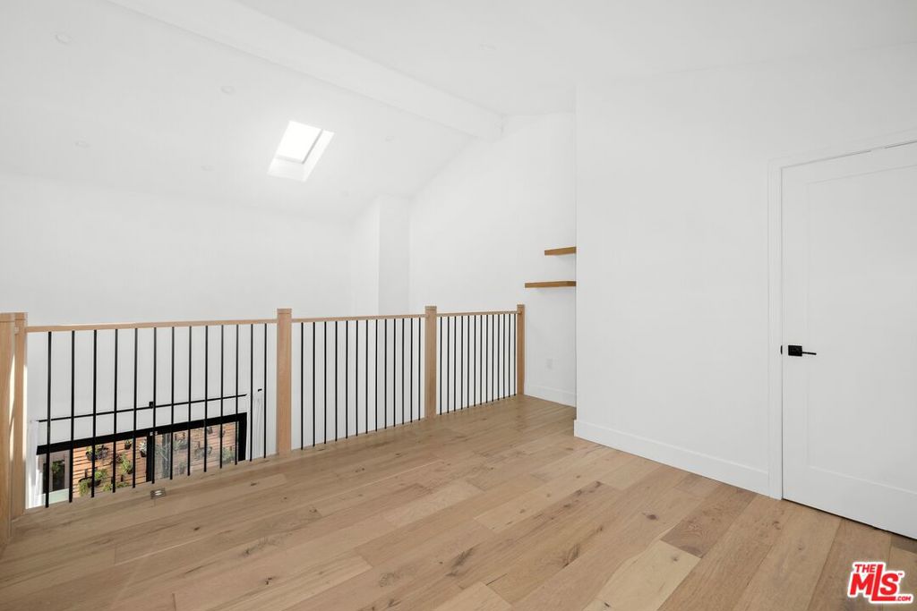 810 California Avenue 2