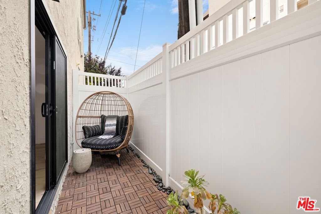 810 California Avenue 2