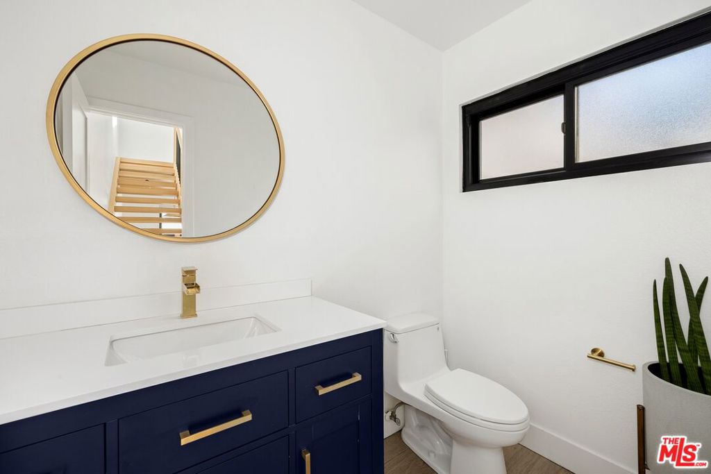 810 California Avenue 2