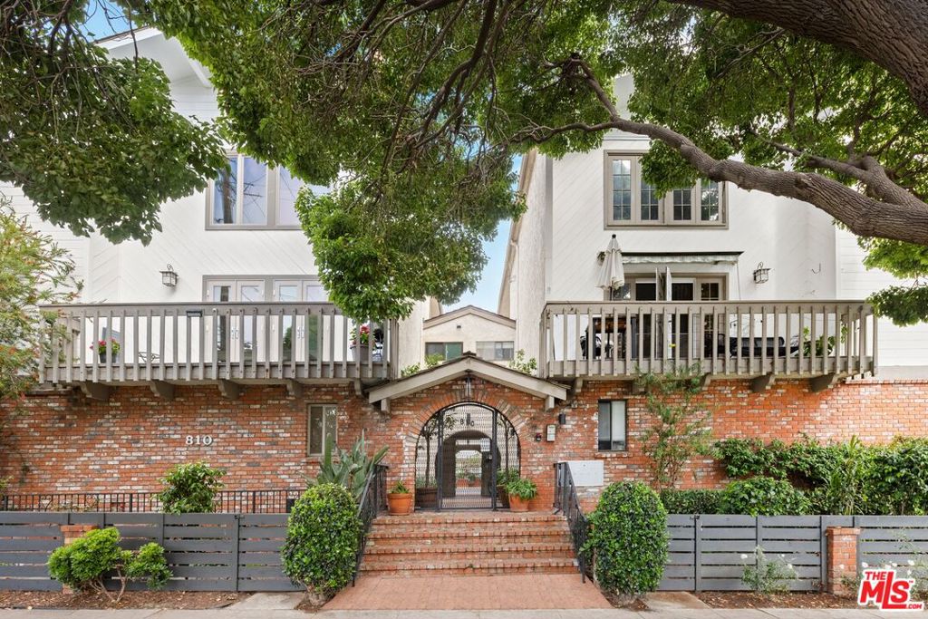 810 California Avenue 2