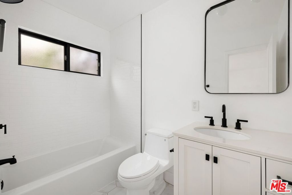 810 California Avenue 2