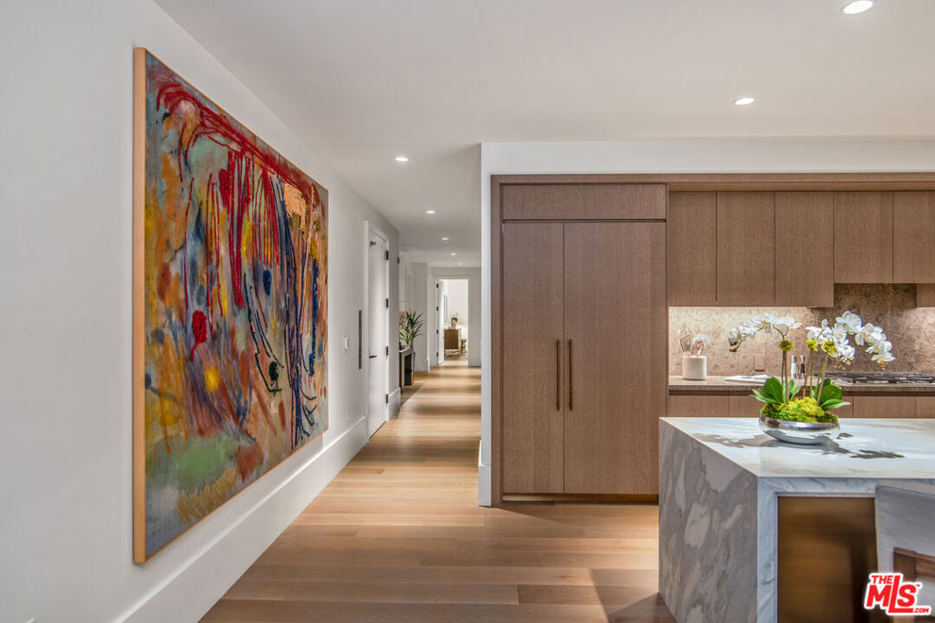 8420 W Sunset Boulevard 605