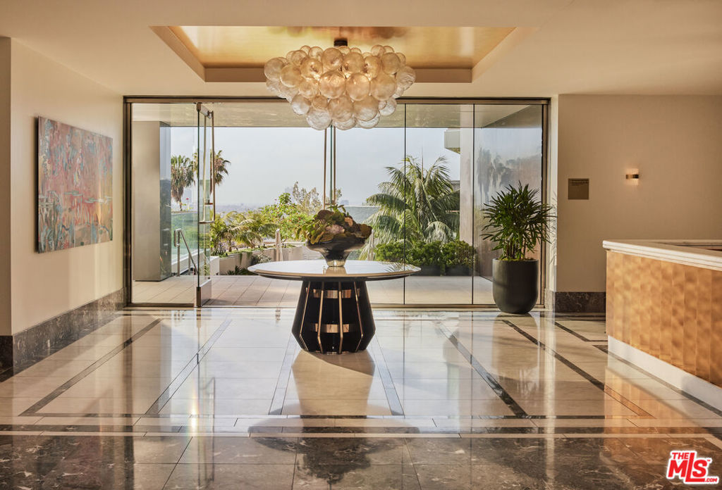 8420 W Sunset Boulevard 605