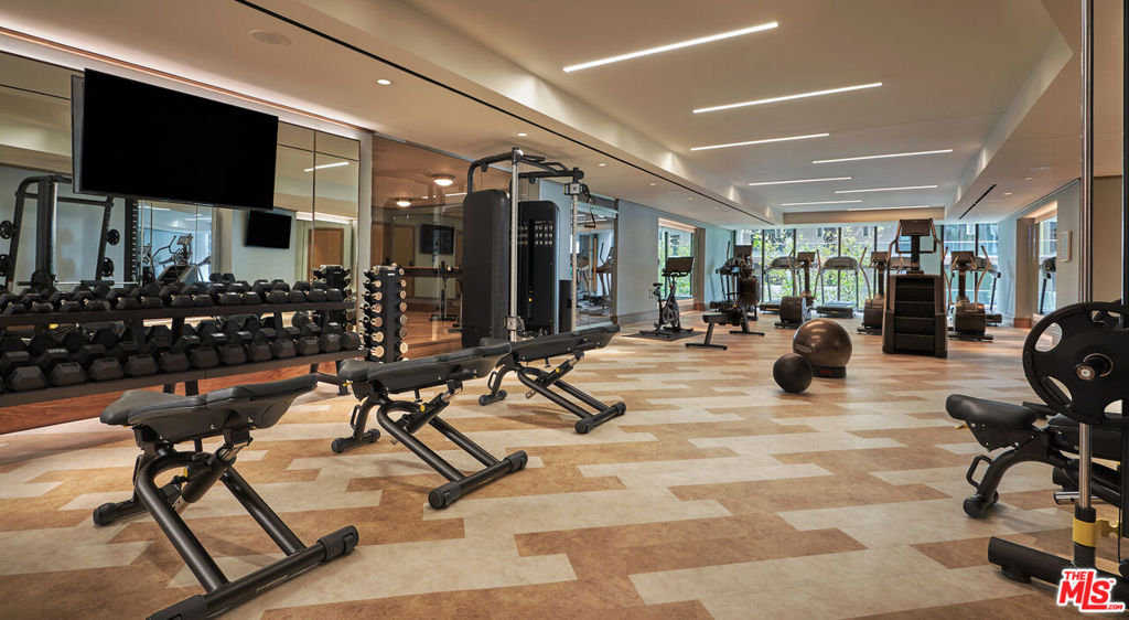 8420 W Sunset Boulevard 605