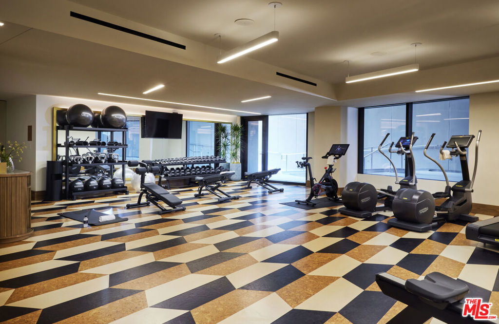 8420 W Sunset Boulevard 605