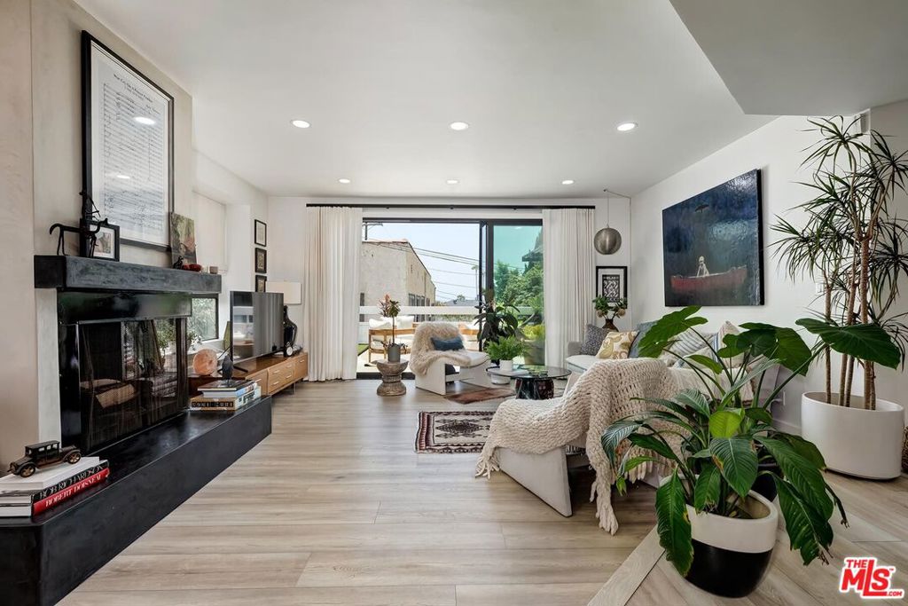 1412 N Crescent Heights Boulevard 106