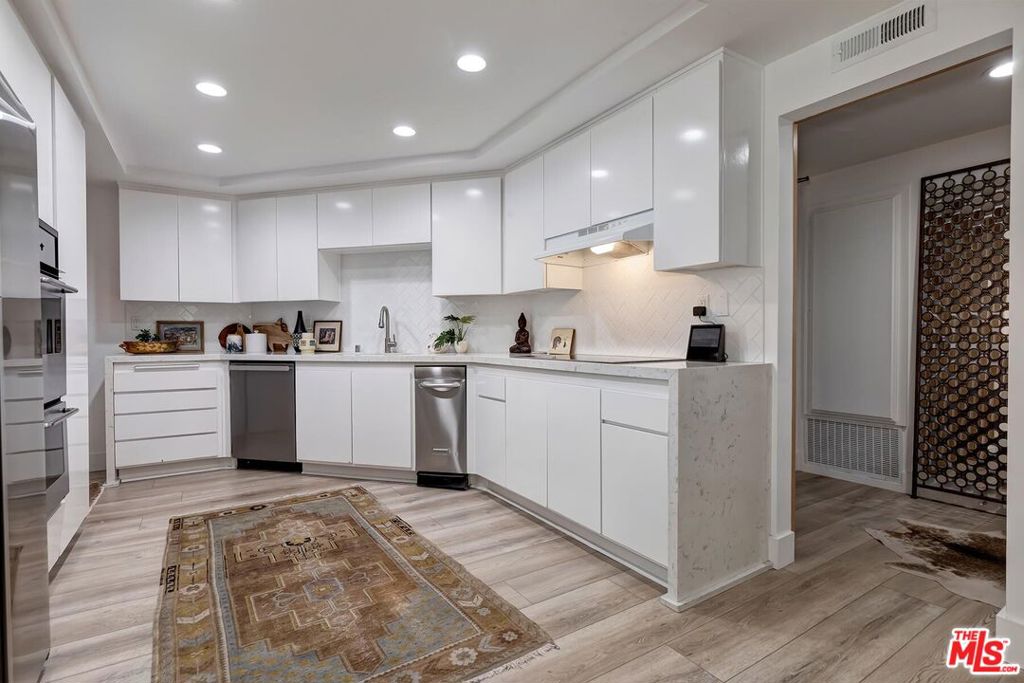 1412 N Crescent Heights Boulevard 106