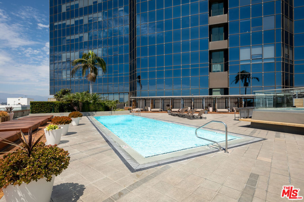 1100 Wilshire Boulevard 1709