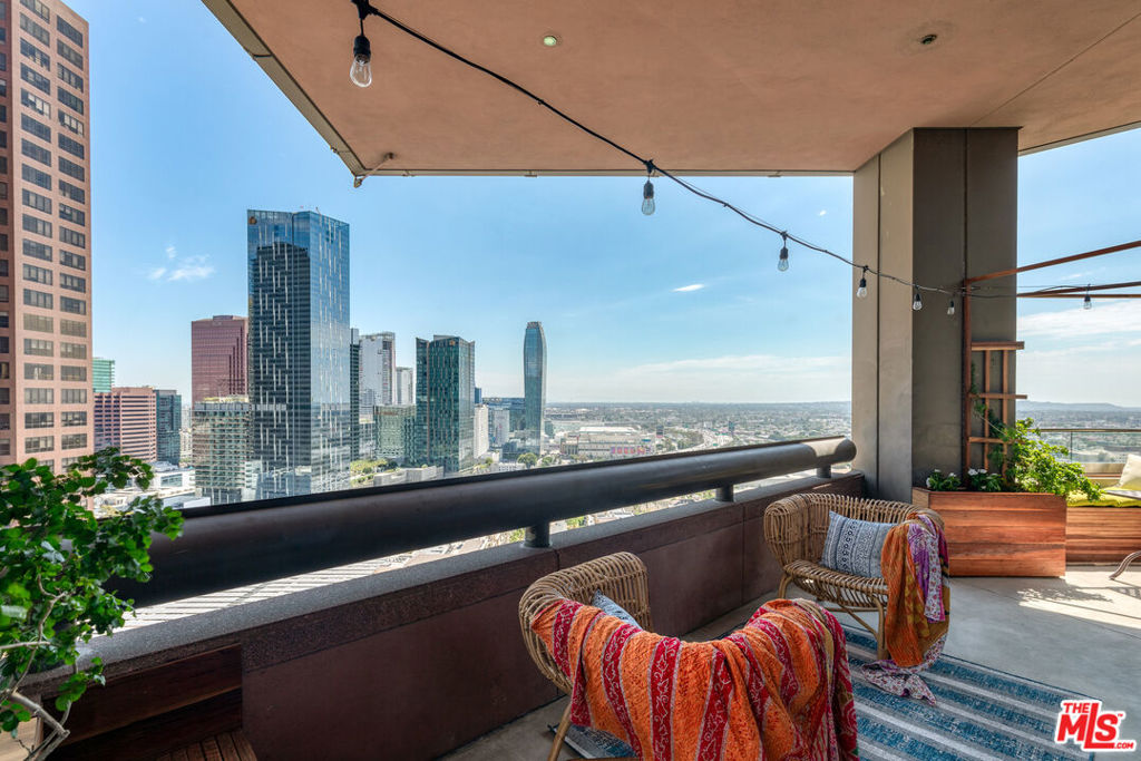 1100 Wilshire Boulevard 1709