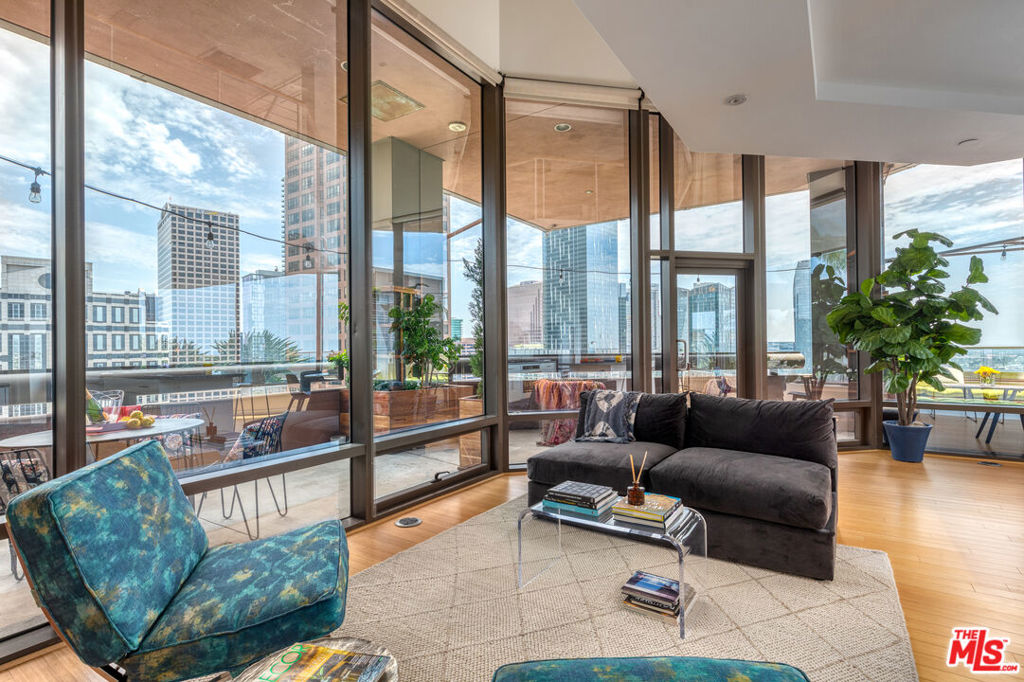 1100 Wilshire Boulevard 1709