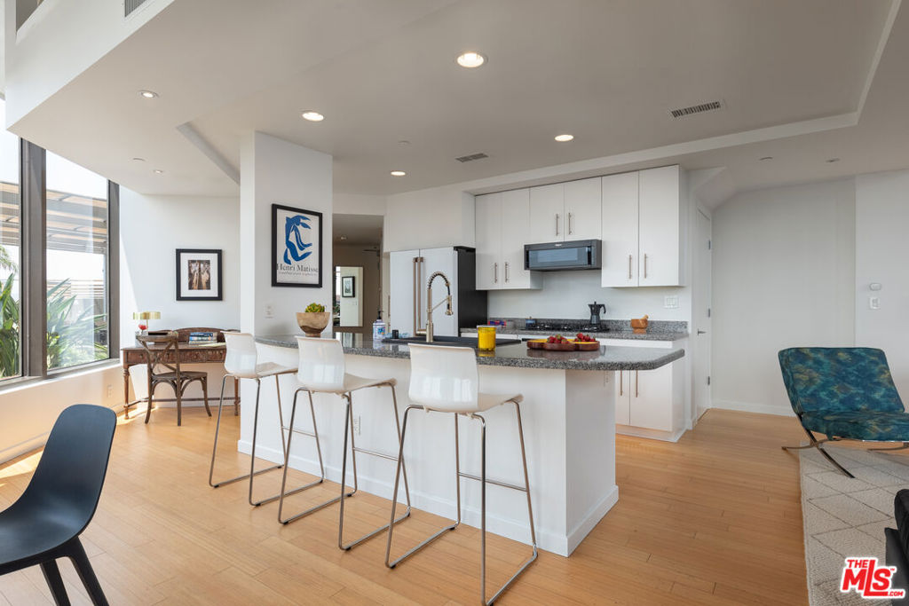 1100 Wilshire Boulevard 1709