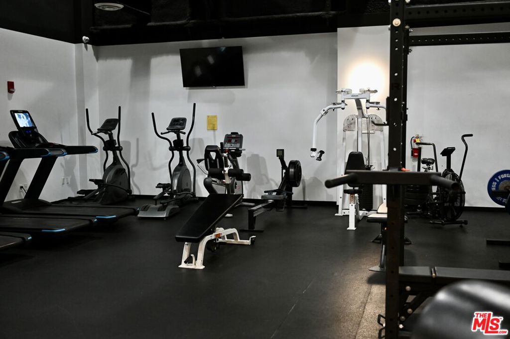 1100 Wilshire Boulevard 1709