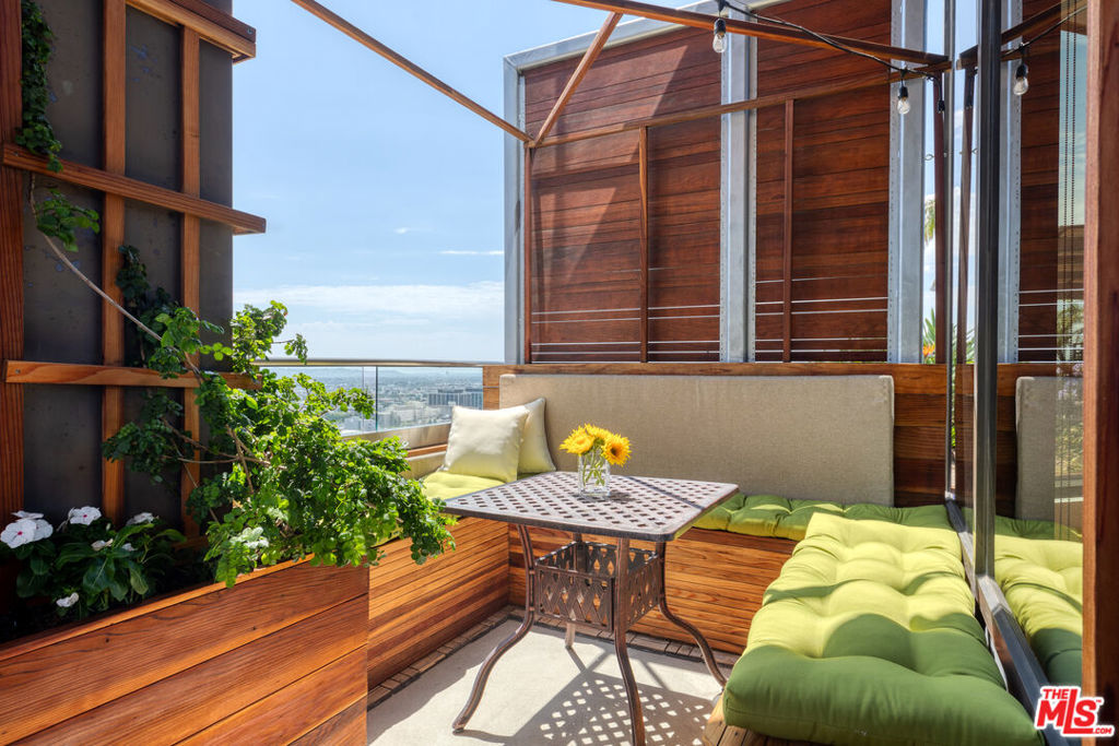 1100 Wilshire Boulevard 1709