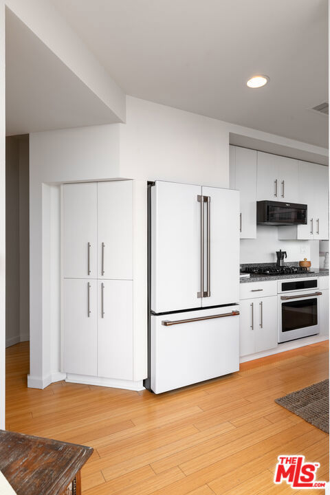 1100 Wilshire Boulevard 1709