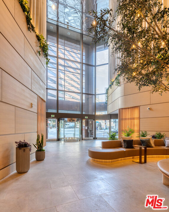 1100 Wilshire Boulevard 1709