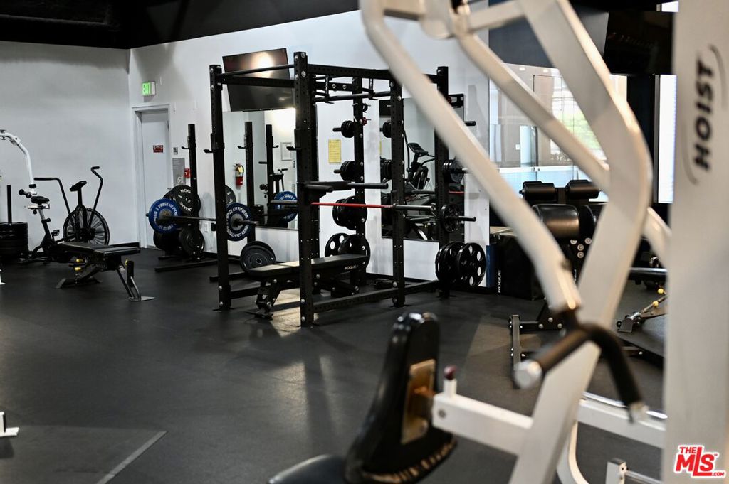 1100 Wilshire Boulevard 1709