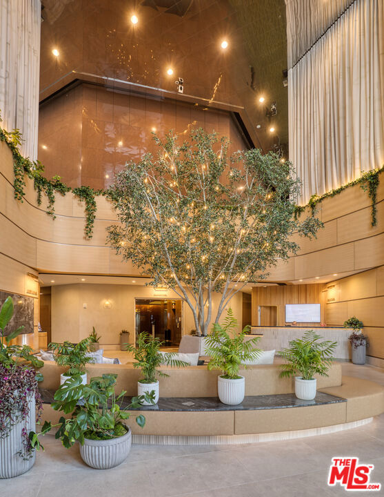 1100 Wilshire Boulevard 1709