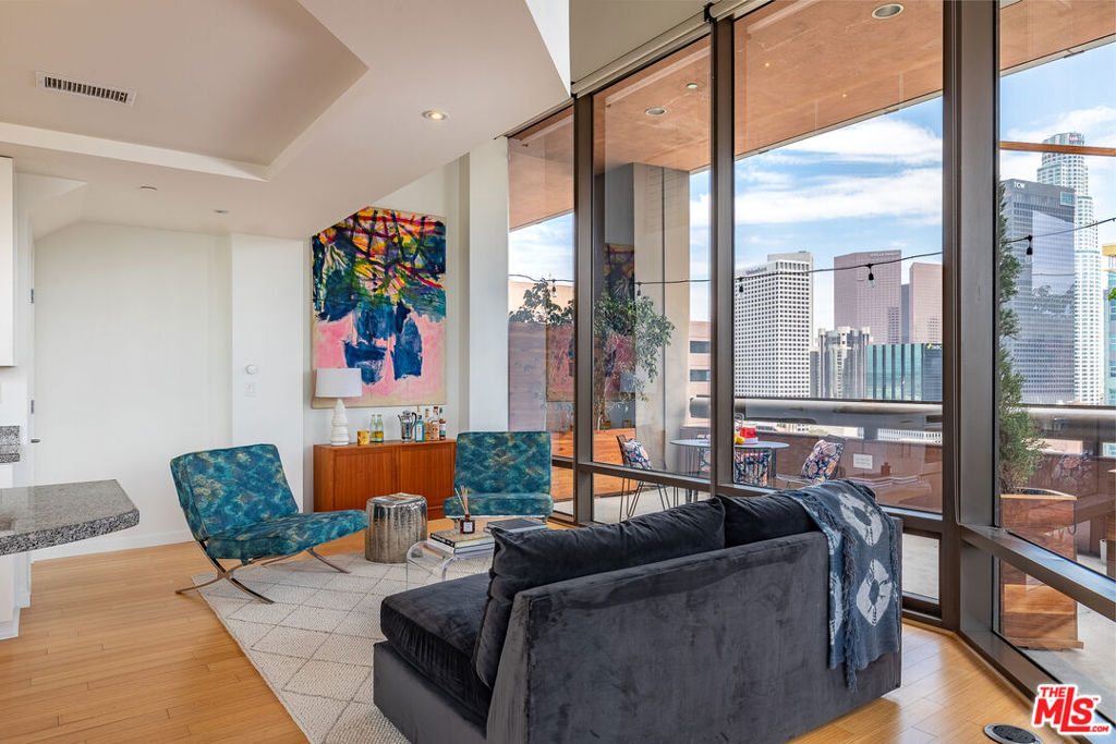 1100 Wilshire Boulevard 1709