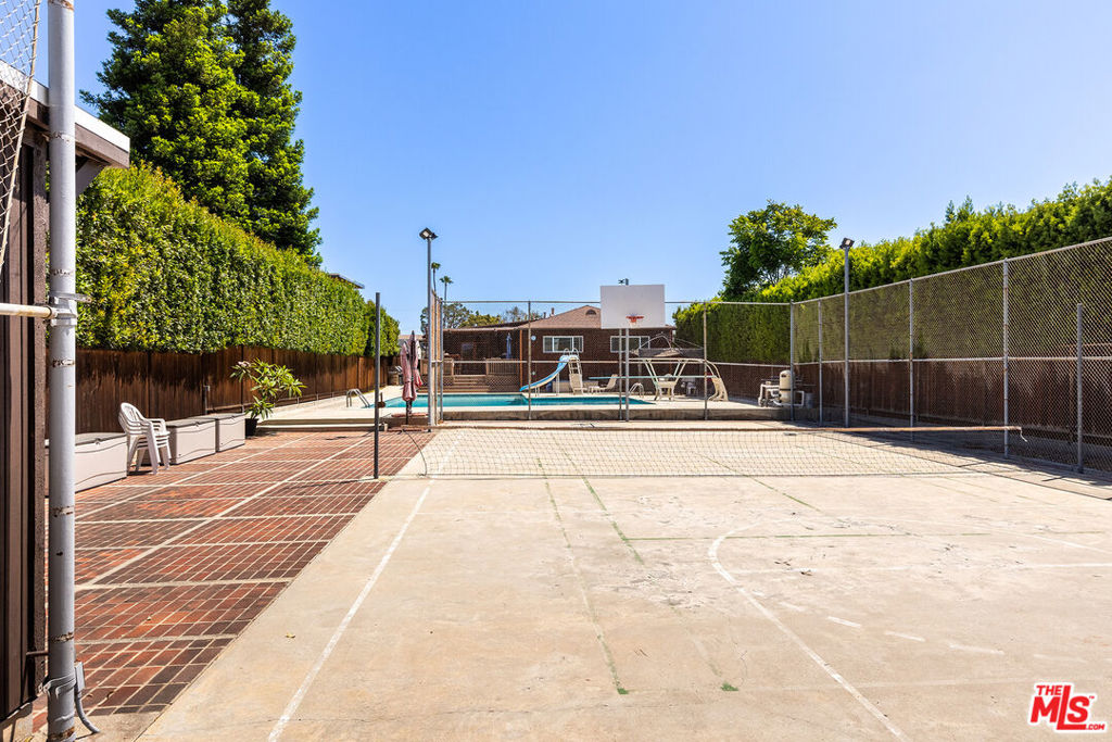 3407 Cabrillo Boulevard