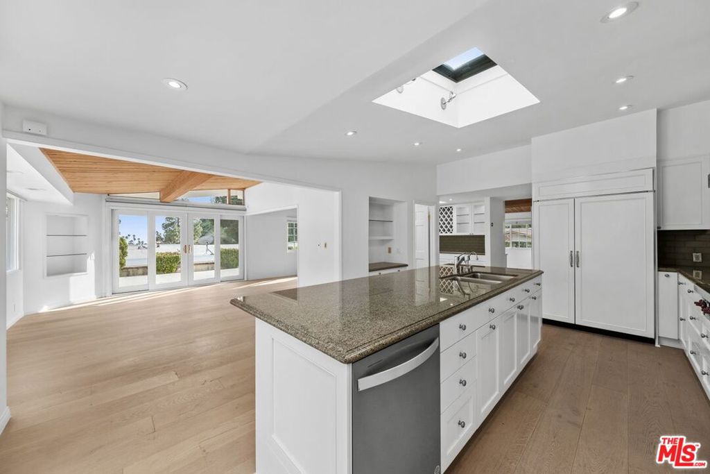 1234 Bienveneda Avenue