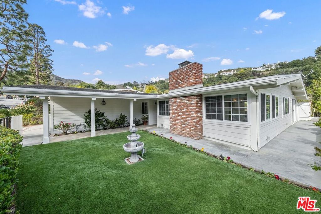 1234 Bienveneda Avenue