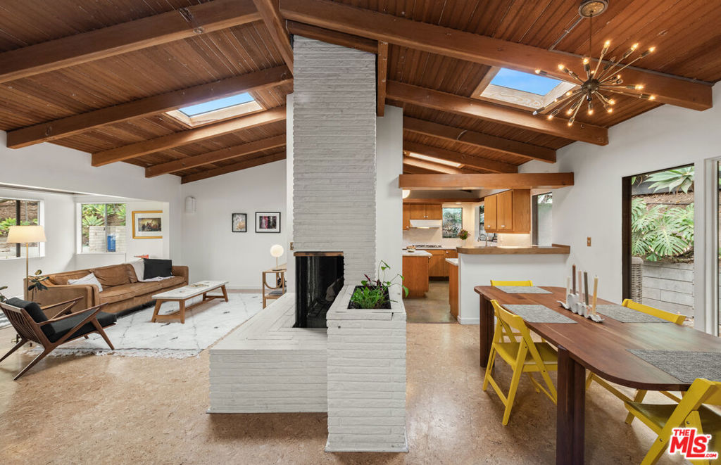 3858 Roble Vista Drive