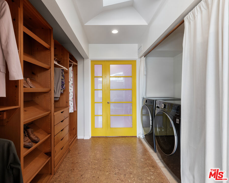 3858 Roble Vista Drive