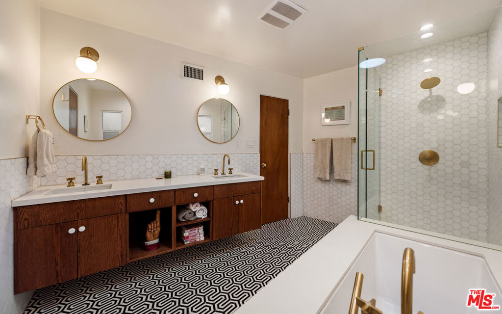 3858 Roble Vista Drive