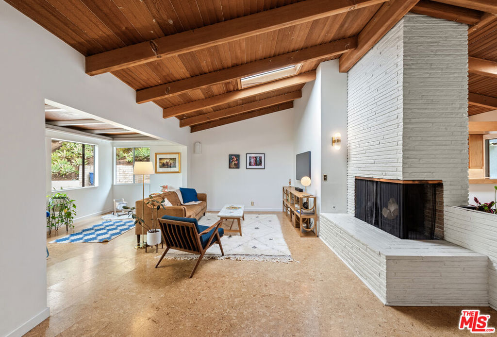 3858 Roble Vista Drive