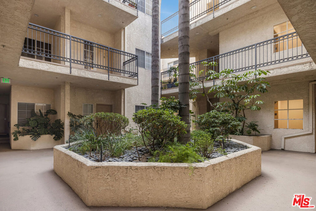 10604 Valley Spring Lane 104