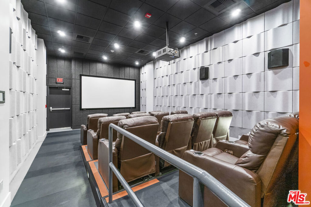 645 W 9th Street 741