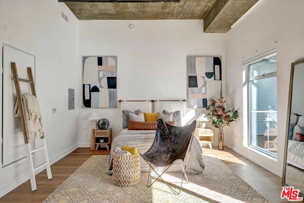 645 W 9th Street 741