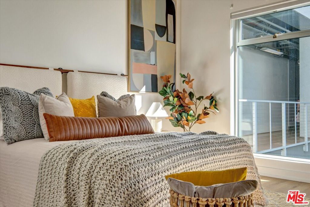 645 W 9th Street 741