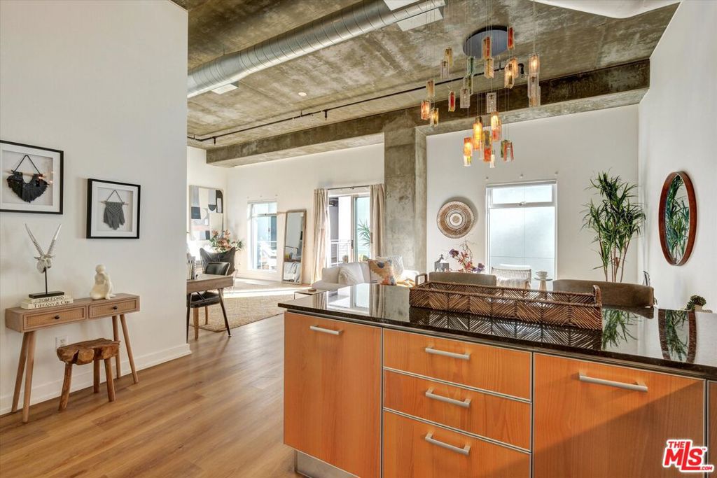 645 W 9th Street 741