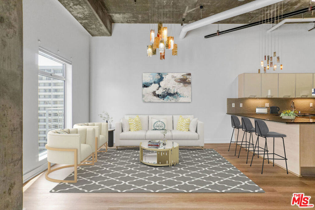 645 W 9th Street 741