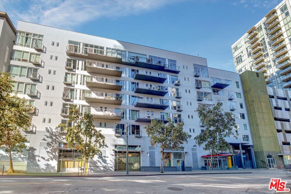 645 W 9th Street 741